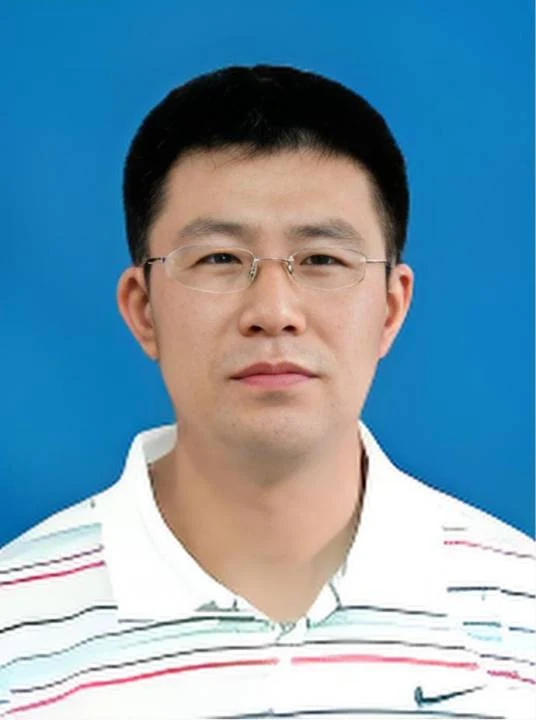 何劲鹏公开学术肖像