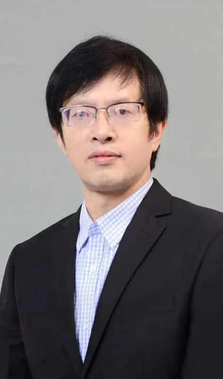 何元春公开学术肖像