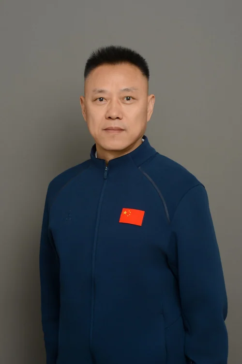 黄晓灵公开学术肖像