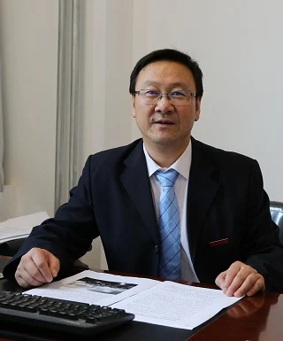 李强公开学术肖像